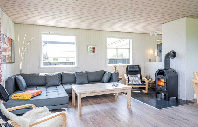 Bright Seaside Retreat in Haurvig-by Traum - Foto 16