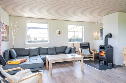 Photo 10 - 4 Person Holiday Home in Hvide Sande