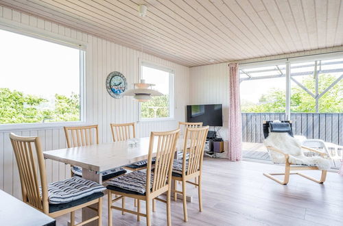 Photo 8 - 4 Person Holiday Home in Hvide Sande