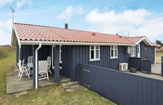 Foto 1 - 6 Person Holiday Home in Lokken