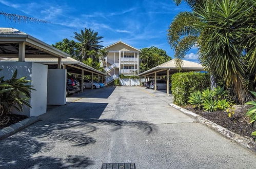 Photo 11 - Cairns City Garden Apartment