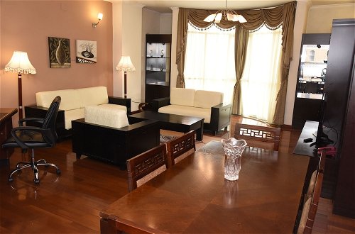 Photo 23 - Diplomat Luxury Furnished Apartments