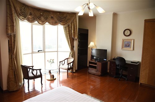 Photo 27 - Diplomat Luxury Furnished Apartments