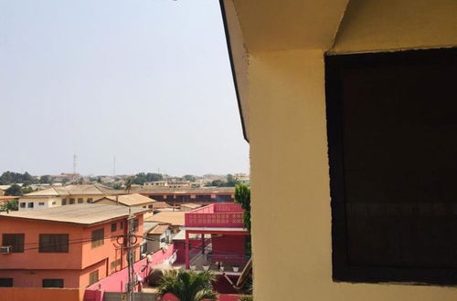 Photo 3 - Room in B&B - Double Room With Balcony in the Heart of Accra