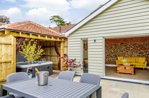 Photo 14 - Toppesfield Hall Luxury Cottage With Hot Tub