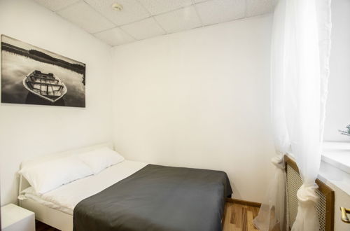 Photo 7 - RedHouse Studio Apartment