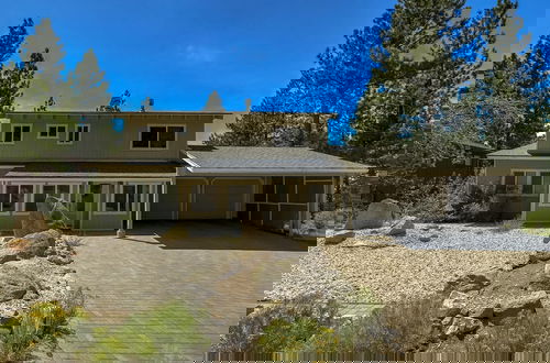 Foto 43 - Hall Court Manor - Hot Tub, Pet Friendly, Pool Table!