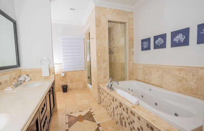 The Atrium Resort - Photo 28