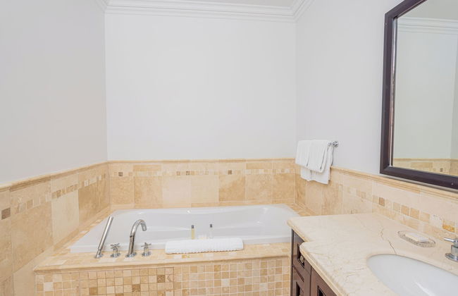 The Atrium Resort - Photo 35