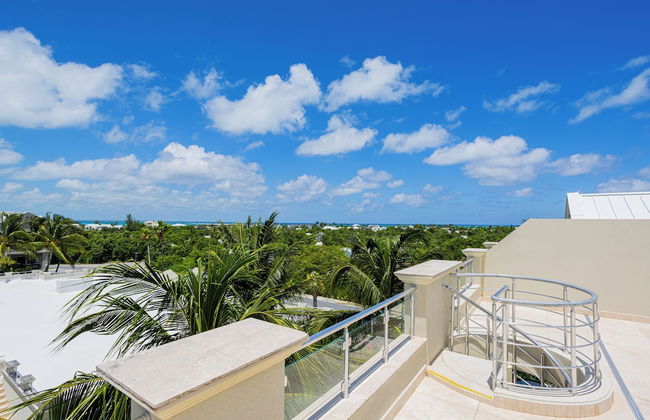 The Atrium Resort - Photo 33