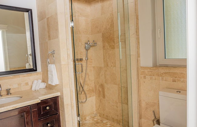 The Atrium Resort - Photo 37