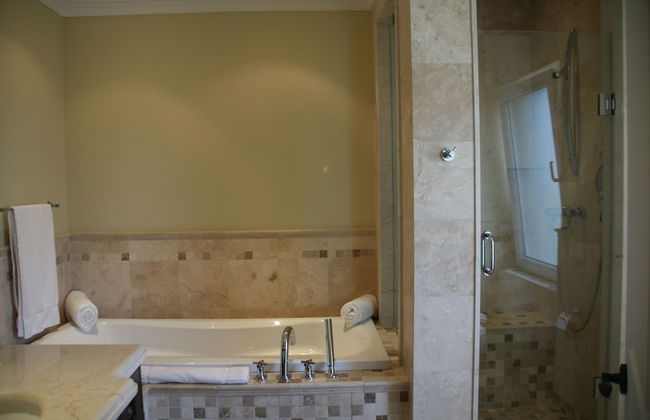 The Atrium Resort - Photo 70