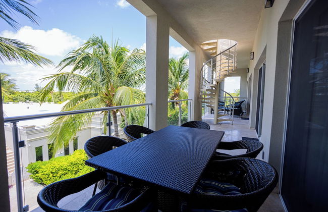 The Atrium Resort - Photo 13