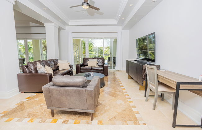 The Atrium Resort - Photo 22