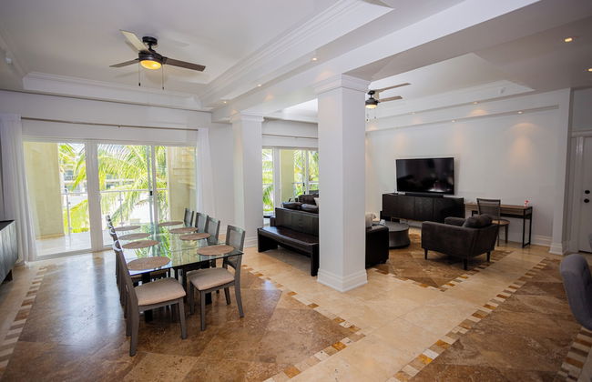 The Atrium Resort - Photo 24