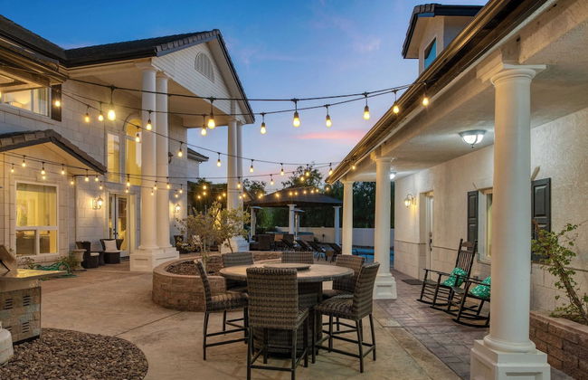 Grand Contento by Avantstay Extraordinary Estate w/ Pool & Movie Room - Photo 3