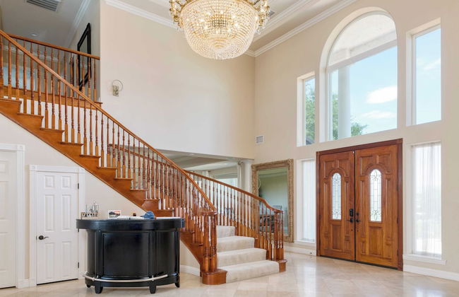 Grand Contento by Avantstay Extraordinary Estate w/ Pool & Movie Room - Photo 9