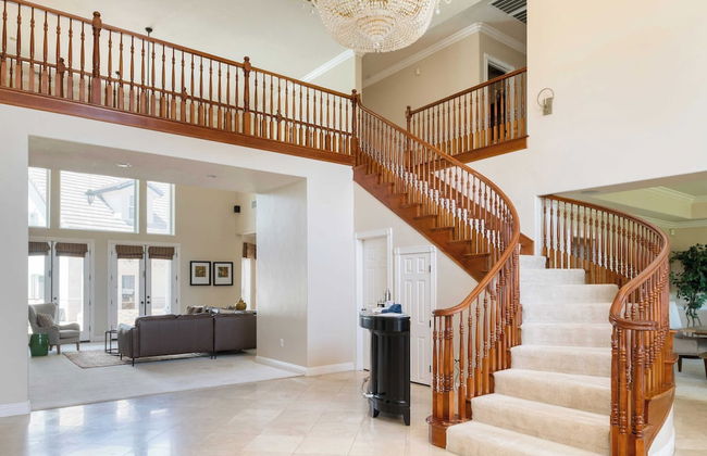 Grand Contento by Avantstay Extraordinary Estate w/ Pool & Movie Room - Photo 10