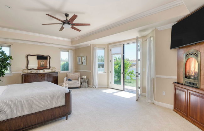 Grand Contento by Avantstay Extraordinary Estate w/ Pool & Movie Room - Photo 24