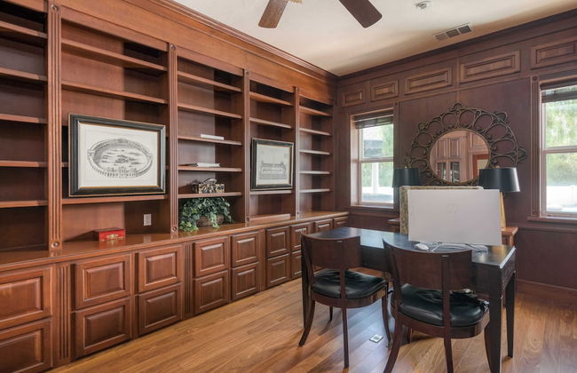 Grand Contento by Avantstay Extraordinary Estate w/ Pool & Movie Room - Photo 19