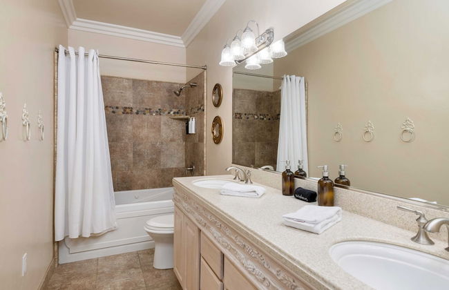 Grand Contento by Avantstay Extraordinary Estate w/ Pool & Movie Room - Photo 31