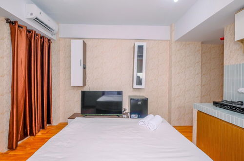 Foto 4 - Nice And Cozy Studio At La Hub City Apartment