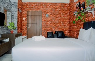 Foto 2 - Comfy and Contemporer Studio Kemang View Apartment
