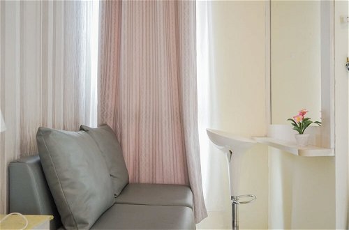 Photo 9 - Minimalist and Stylish Studio Skylounge Tamansari Apartment By Travelio