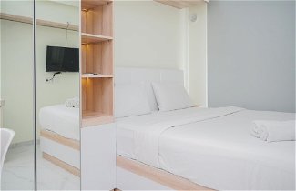 Photo 1 - Cozy Stay And Simply Studio At Sky House Bsd Apartment