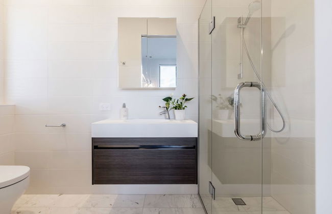 Spacious 3 Bedroom with Ensuite Bathroom - Foto 8