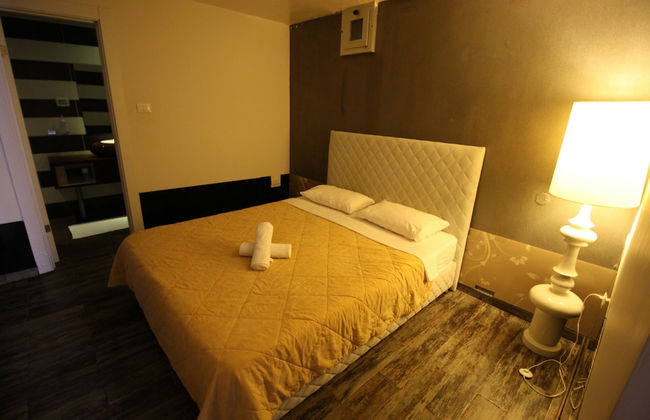 Rich Luxury Suites - Foto 14