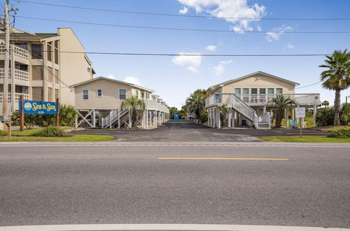 Foto 3 - Pet Friendly Condo in Gulf Shores Outdoor Pool