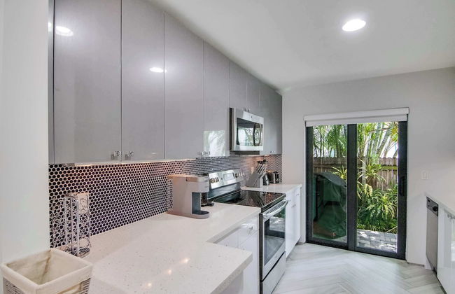 Delray Beach Getaway Minutes to Beach & More! - Photo 7