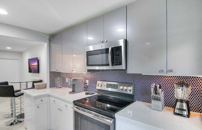 Delray Beach Getaway Minutes to Beach & More! - Photo 10