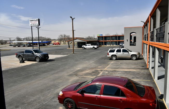 TOWN PLACE STUDIO - Photo 29