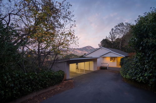 Photo 2 - Vino Blanco by Avantstay Private Wine Country Home w/ Mtn Views & Deck