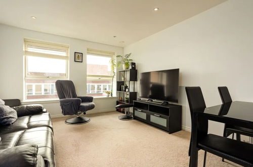 Foto 13 - Comfy 2 Bedroom Apartment Near Edinburgh City Centre