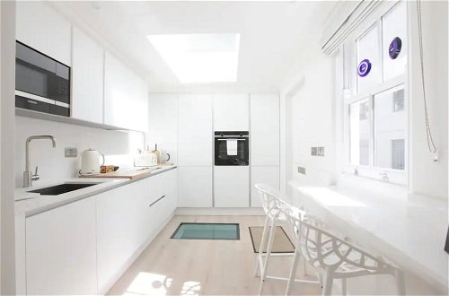 Foto 10 - Newly Refurbished 1 Bedroom in Vibrant Notting Hill
