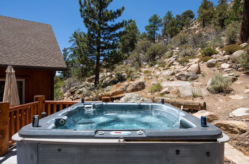 Foto 18 - Bernard by Avantstay Luxurious Cabin in Big Bear w/ Hot Tub & Pool Table