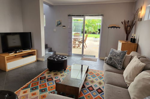 Photo 8 - Charming Fully Fitted Double Storey Cottage Near Constantia Village