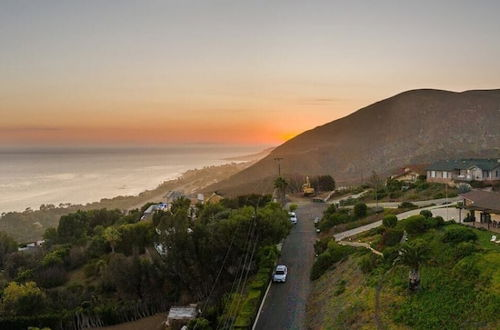 Foto 6 - Cliffridge by Avantstay Lush Malibu Hills Estate w/ Breathtaking Ocean Views