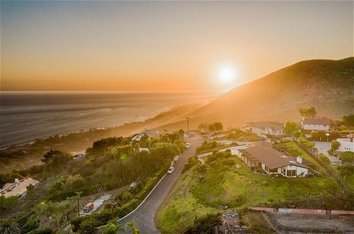 Foto 13 - Cliffridge by Avantstay Lush Malibu Hills Estate w/ Breathtaking Ocean Views