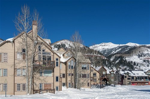 Photo 1 - Etta Place Too 113 by Avantstay Close to Town & The Slopes! In Complex w/ Communal Pool & Hot Tub