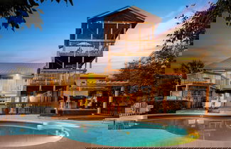 Foto 1 - Raven by Avantstay Entertainers Dream w/ Pool, Hot Tub, Game Room! 9 Brs