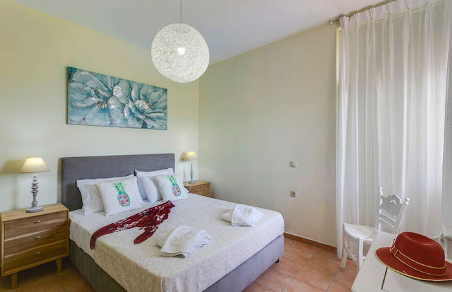 Longobardi Sea Front Villa Chania Greece - Photo 4