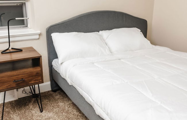 Convenient Apt W/shopping, Dining & Freeways - Foto 1