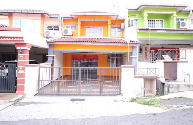 OYO Homes 90575 C.k Bahau Homestay - Photo 1