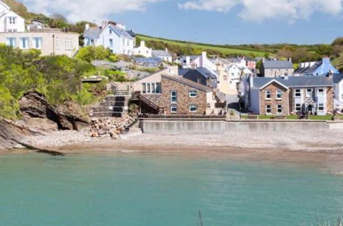 Photo 15 - Beautiful 3-bed Cabin in Pembrokeshire Coast