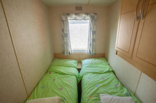 Photo 4 - Beautiful 3-bed Cabin in Pembrokeshire Coast