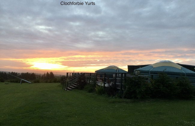 Orange Yurt With Hot Tub- Sleeps 3, Parking & Wifi - Foto 26
